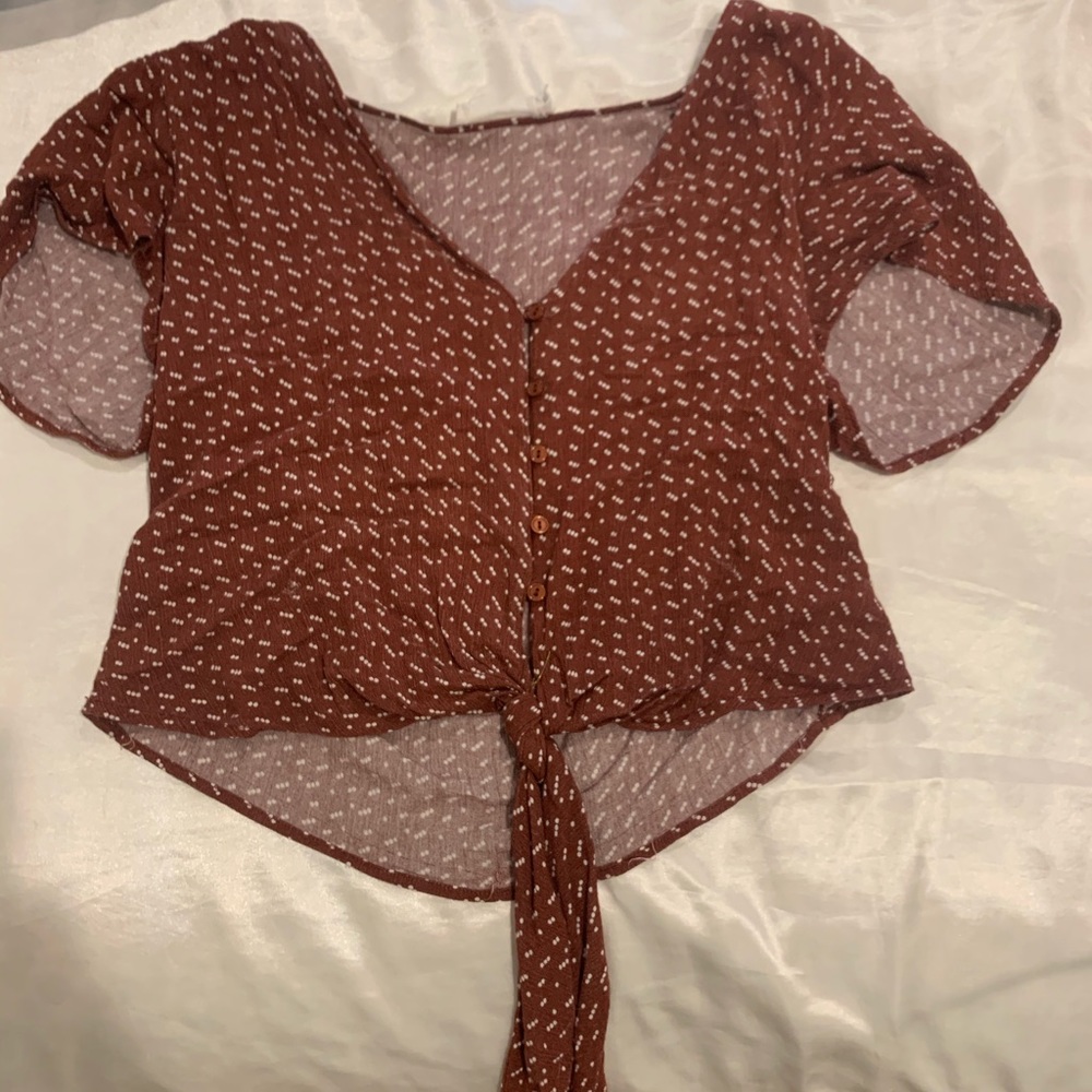 MAROON TIE CROP BLOUSE